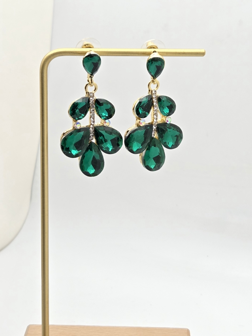 Glamorous Emerald Green Pear-Cut Crystal Drop Earrings - Formal/Wedding